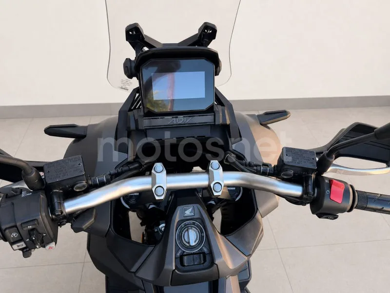 Honda ADV350 - Vista 14