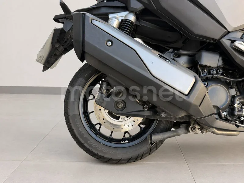 Honda ADV350 - Vista 3