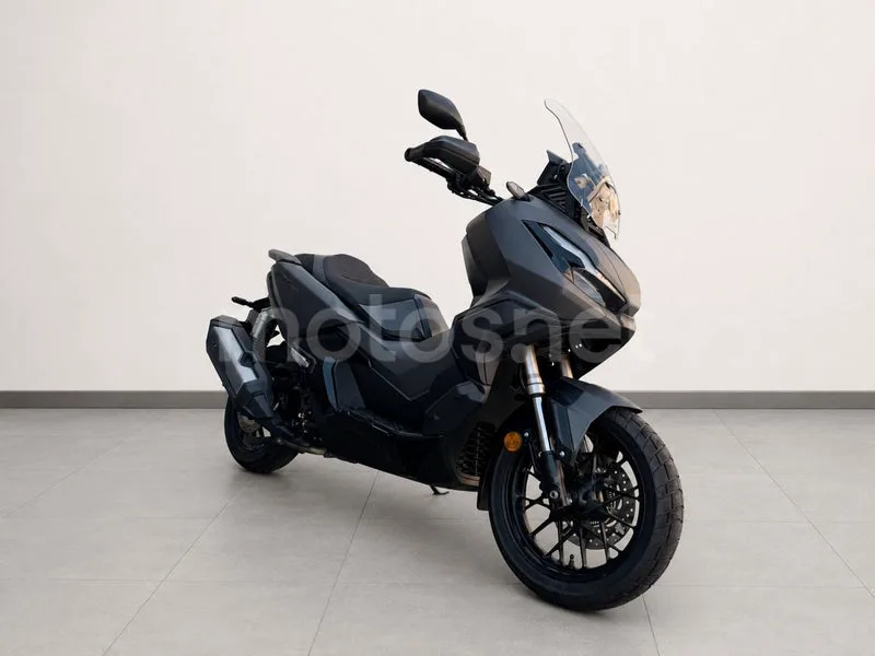 Honda ADV350 - Vista 5