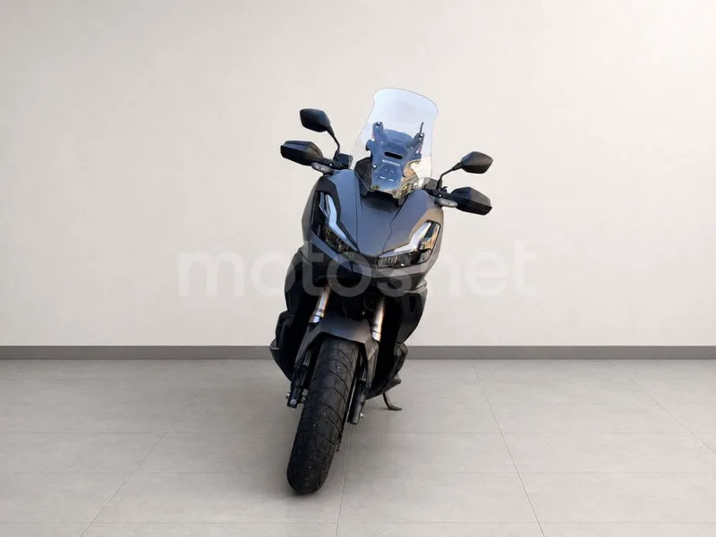 Honda ADV350 - Vista 6
