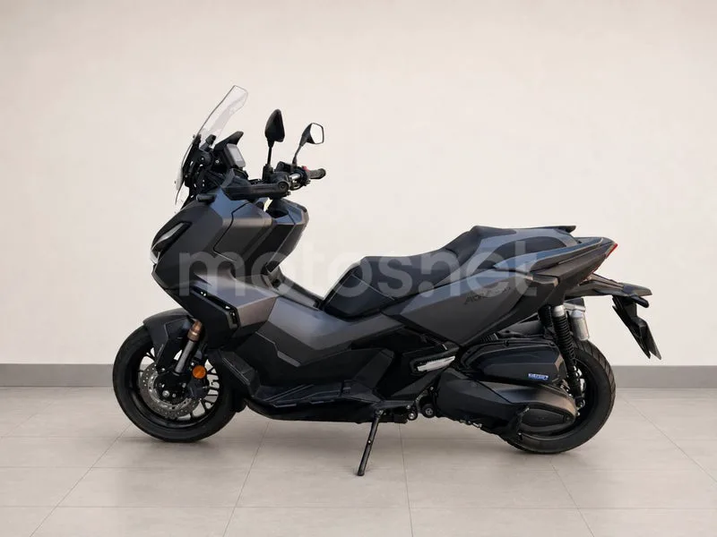 Honda ADV350 - Vista 8