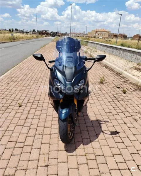 Yamaha TMAX - Vista 3