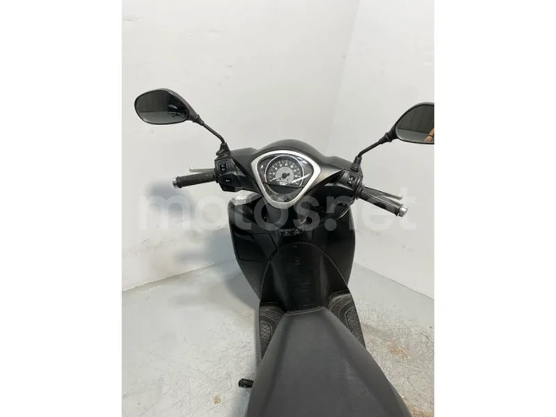 Honda SH125i - Vista 4