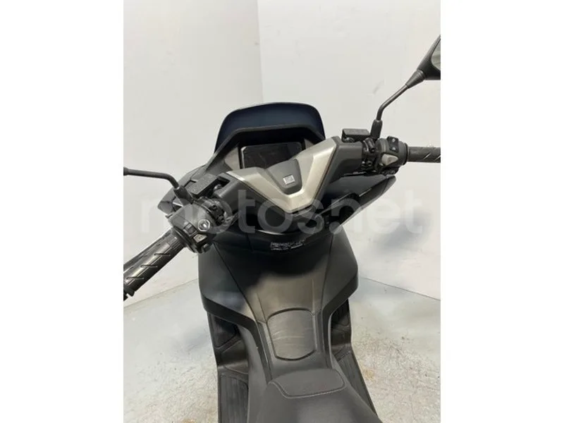 Honda PCX125 - Vista 5