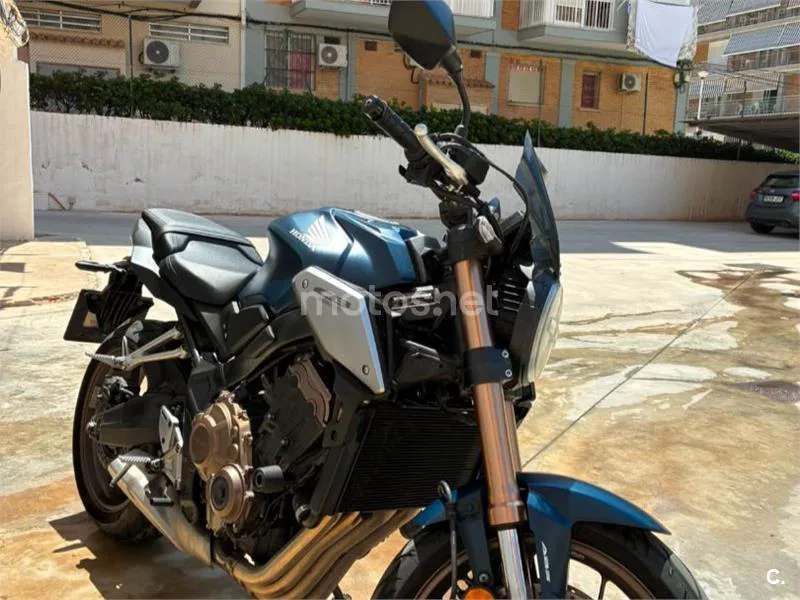 Honda CB650R - Vista 4
