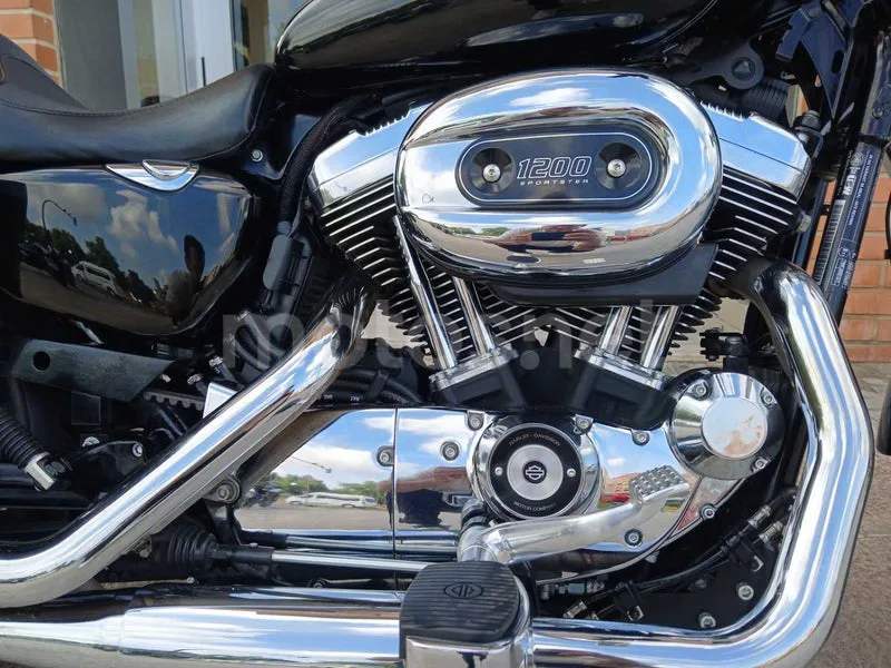 Harley-Davidson SuperLow - Vista 3