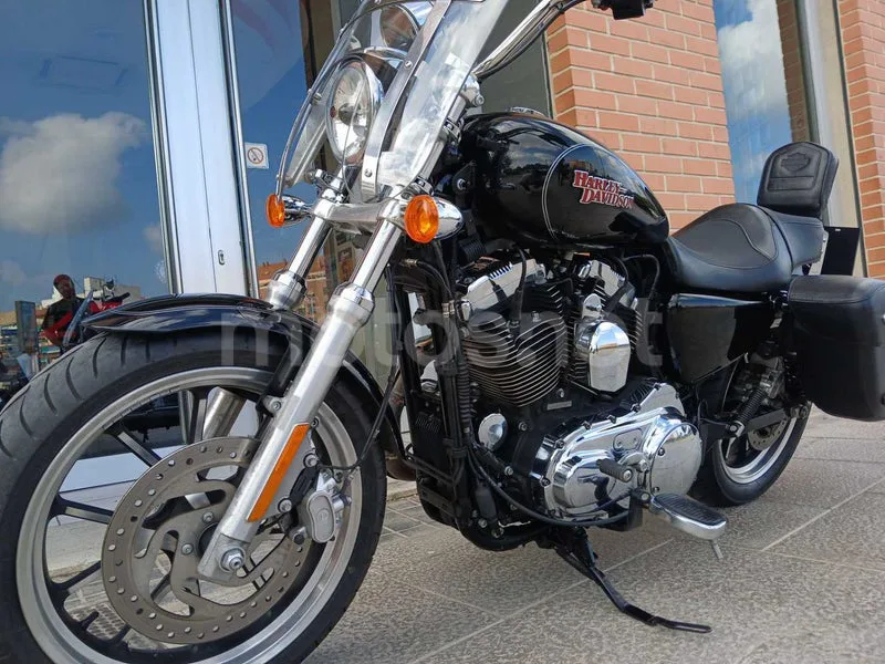 Harley-Davidson SuperLow - Vista 10