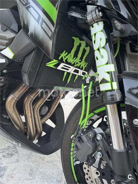 Kawasaki Z800 - Vista 4