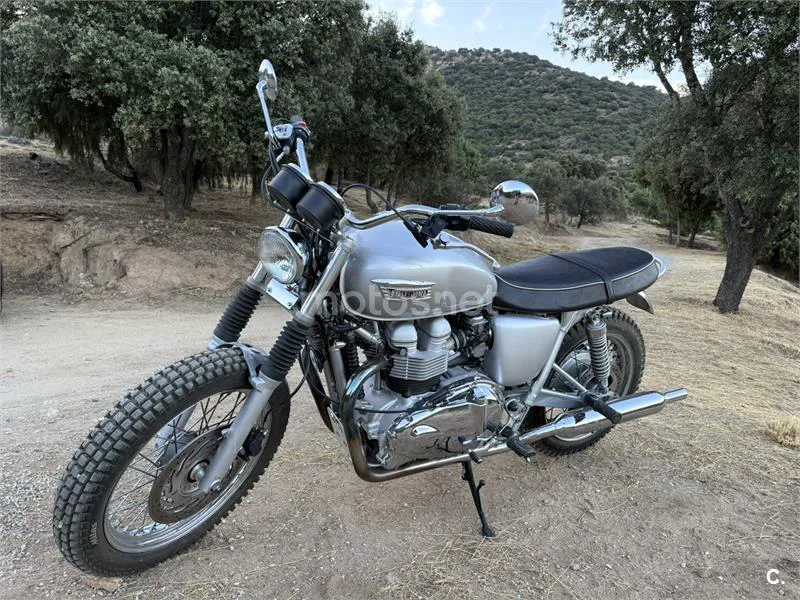 Triumph Bonneville T100 - Vista 5