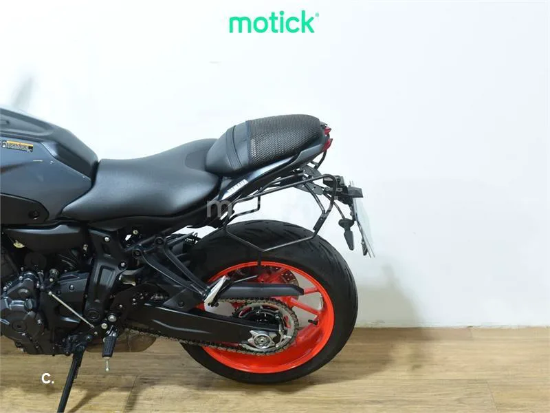Yamaha MT-07 - Vista 9