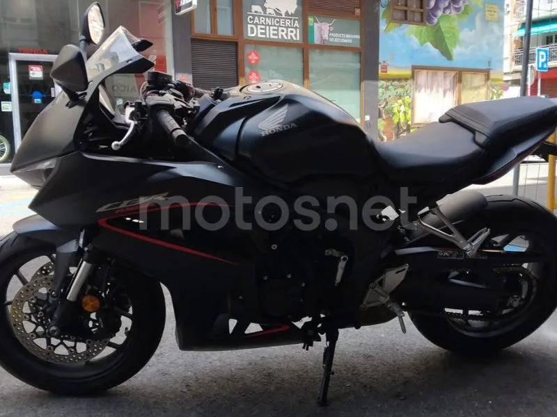 Honda CBR650R - Vista 4