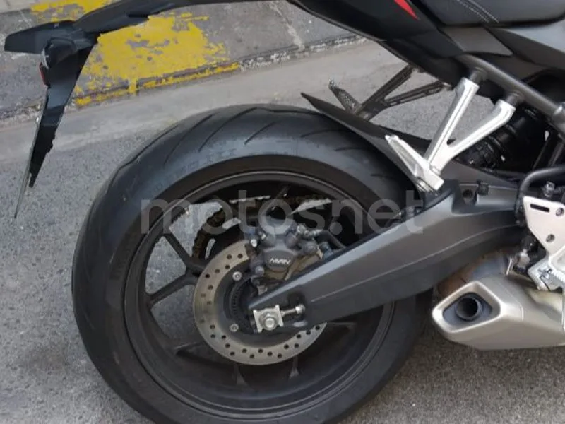 Honda CBR650R - Vista 6