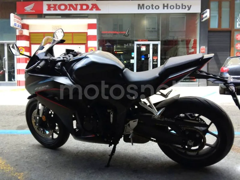 Honda CBR650R - Vista 7