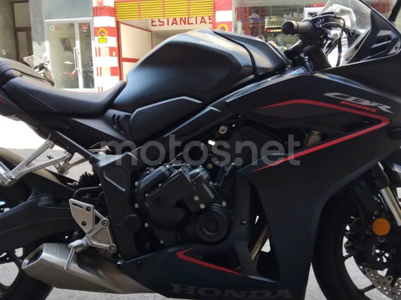 Honda CBR650R - Vista 8