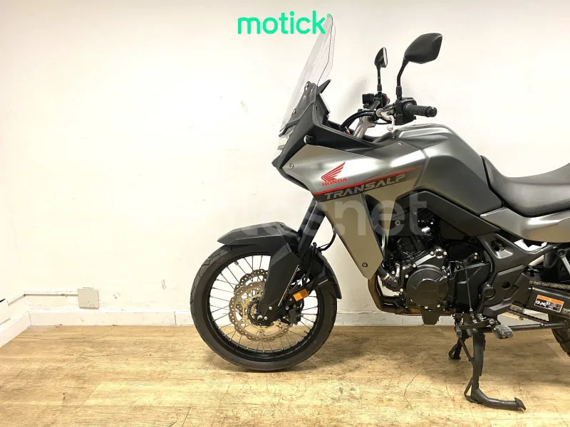 Honda XL750 Transalp - Vista 7
