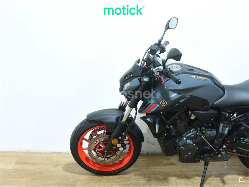 Yamaha MT-07 - Vista 8