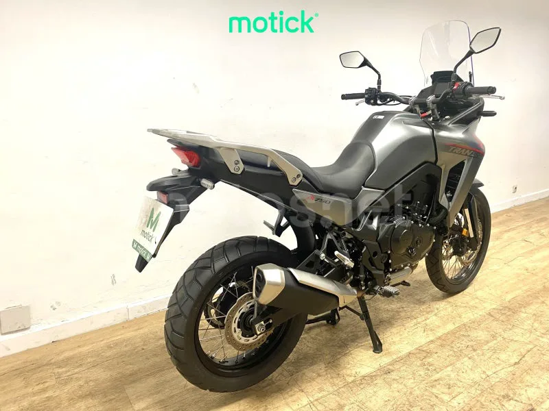 Honda XL750 Transalp - Vista 9