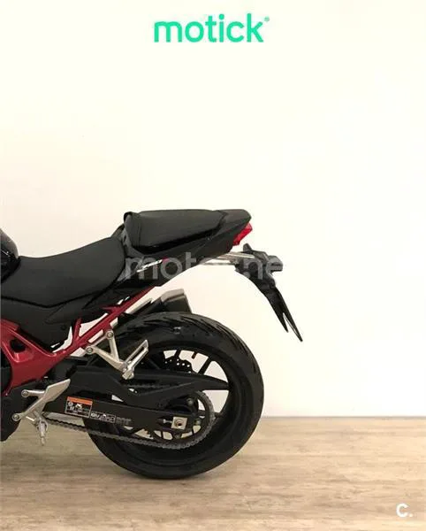 Honda CB750 Hornet - Vista 8