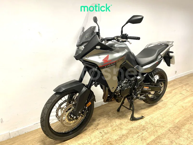 Honda XL750 Transalp - Vista 12