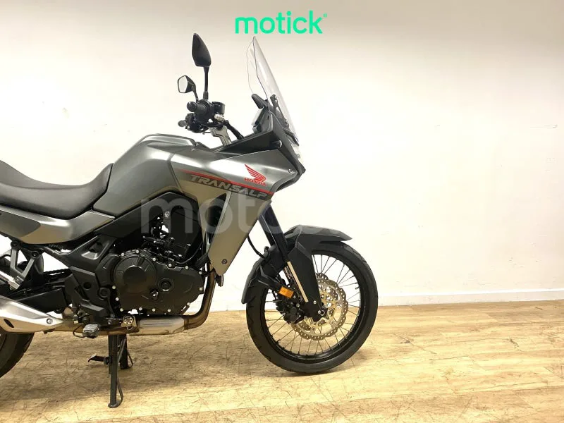 Honda XL750 Transalp - Vista 4