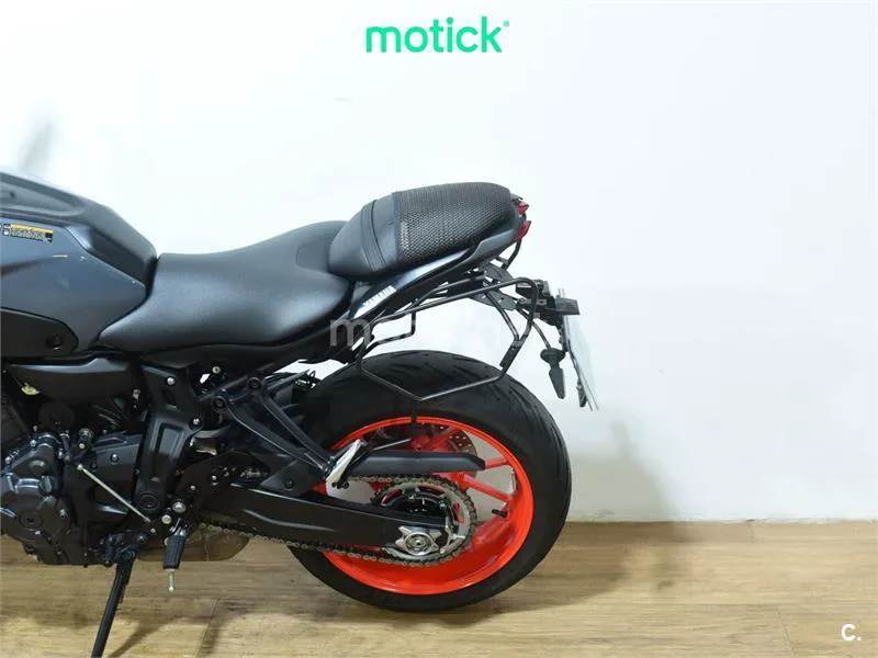 Yamaha MT-07 - Vista 9