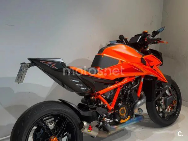 KTM 1390 Super Duke R - Vista 6