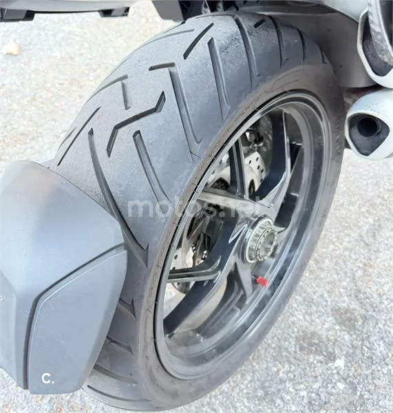 Ducati Multistrada - Vista 5