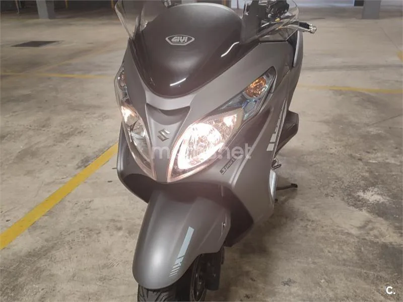 Suzuki Burgman 400 - Vista 9