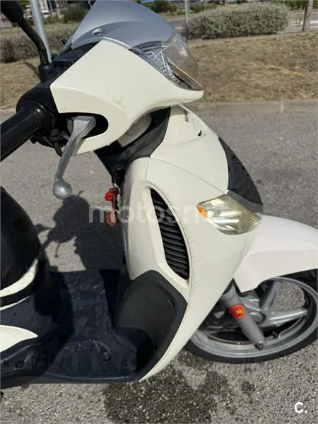 Honda SH125i - Vista 6