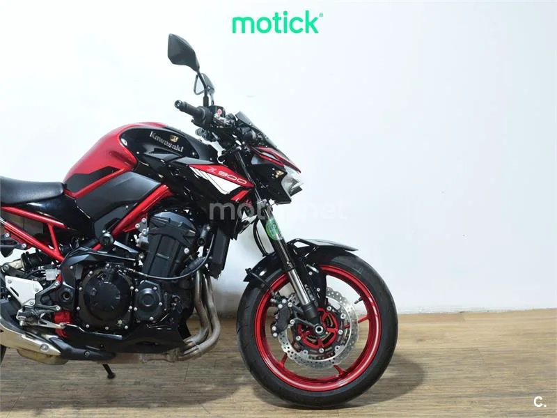 Kawasaki Z900 - Vista 4
