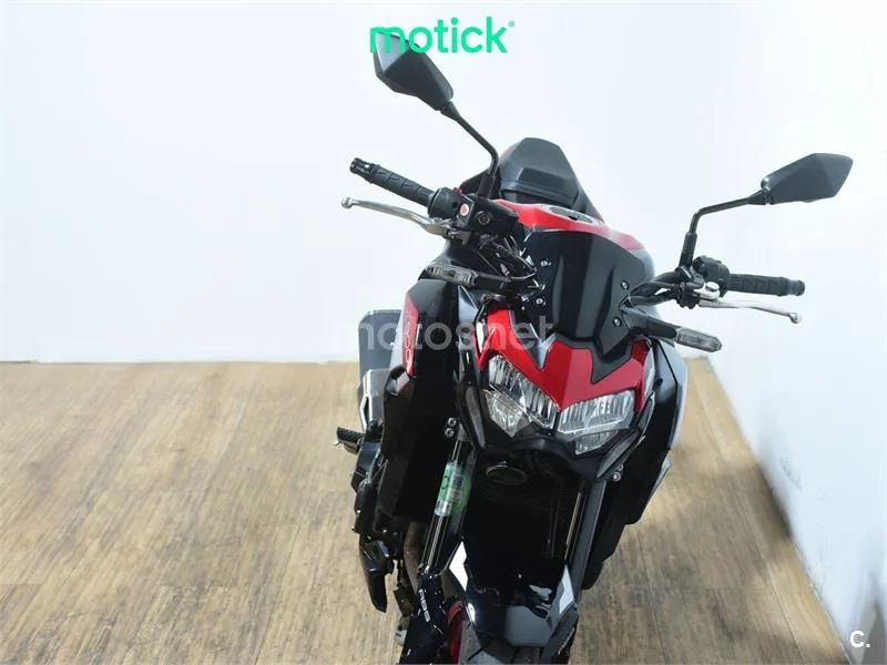 Kawasaki Z900 - Vista 11