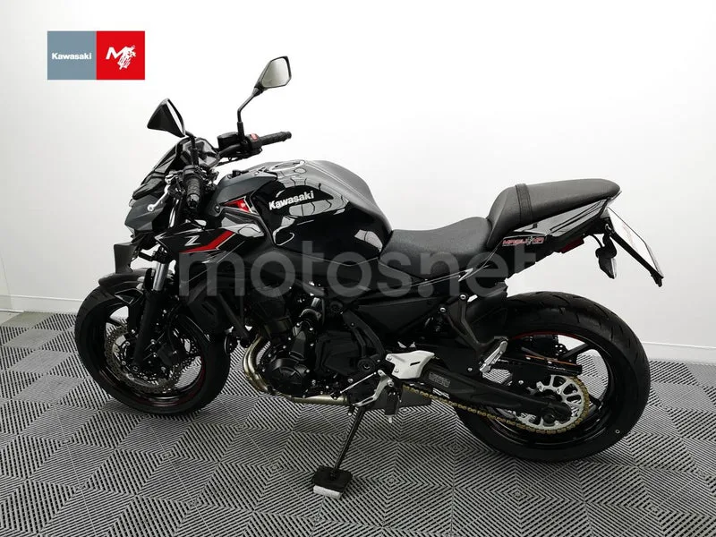 Kawasaki Z650 - Vista 16
