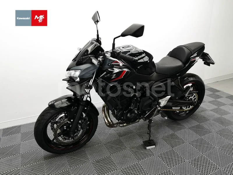 Kawasaki Z650 - Vista 17