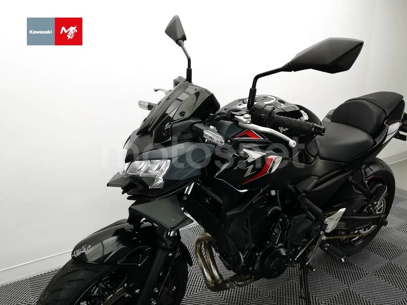 Kawasaki Z650 - Vista 19