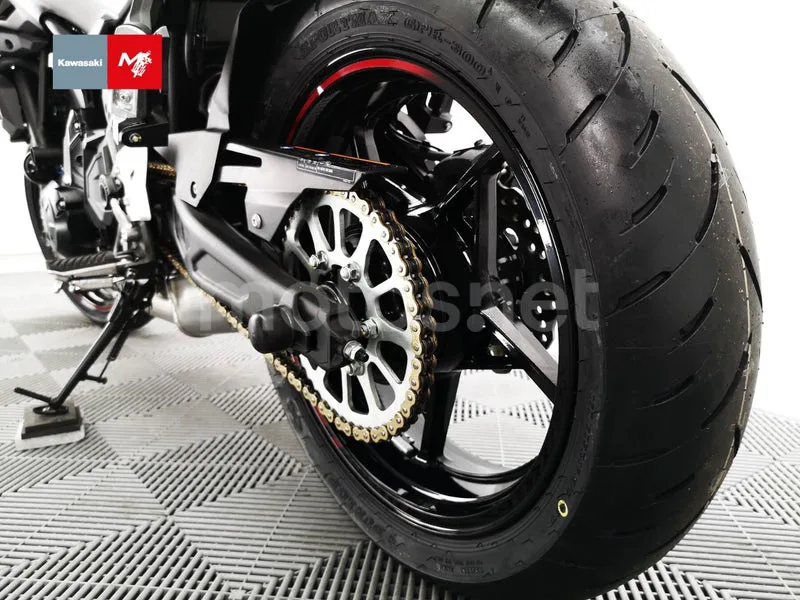 Kawasaki Z650 - Vista 20