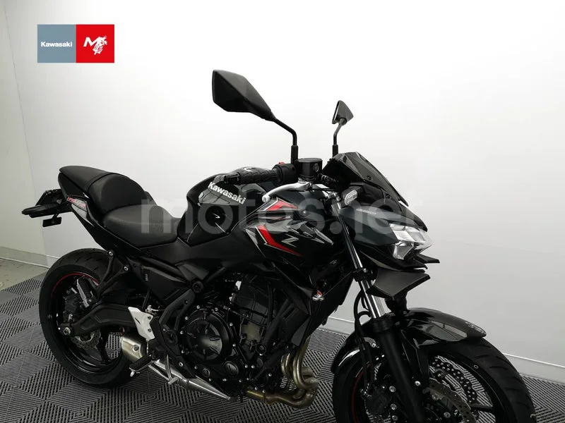 Kawasaki Z650 - Vista 3