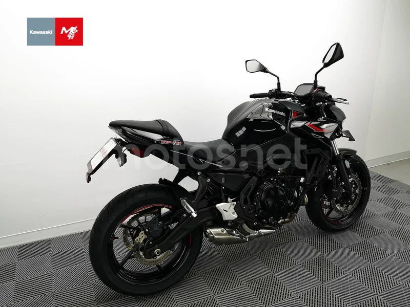 Kawasaki Z650 - Vista 5