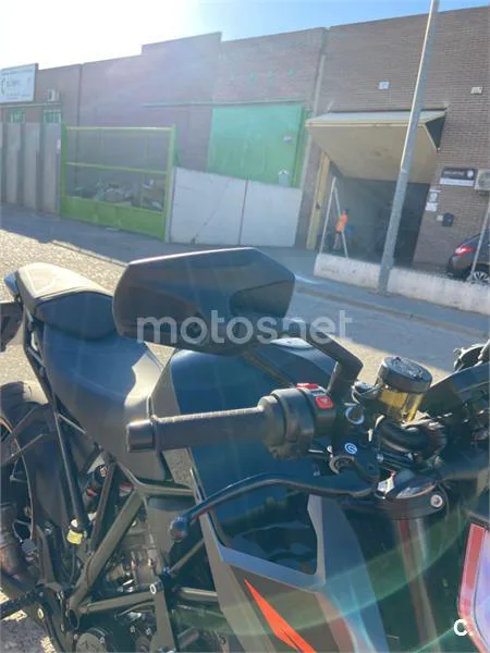 KTM 1290 Super Duke R - Vista 10