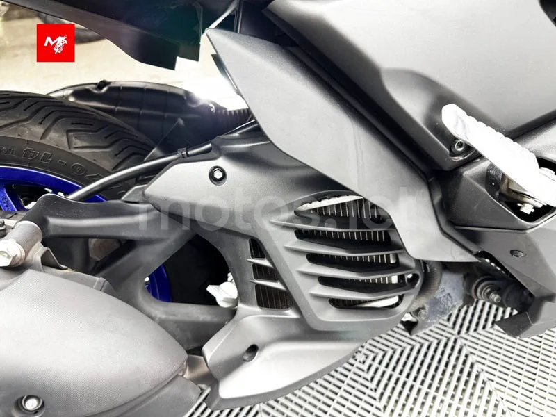 Yamaha XMAX 125 - Vista 23