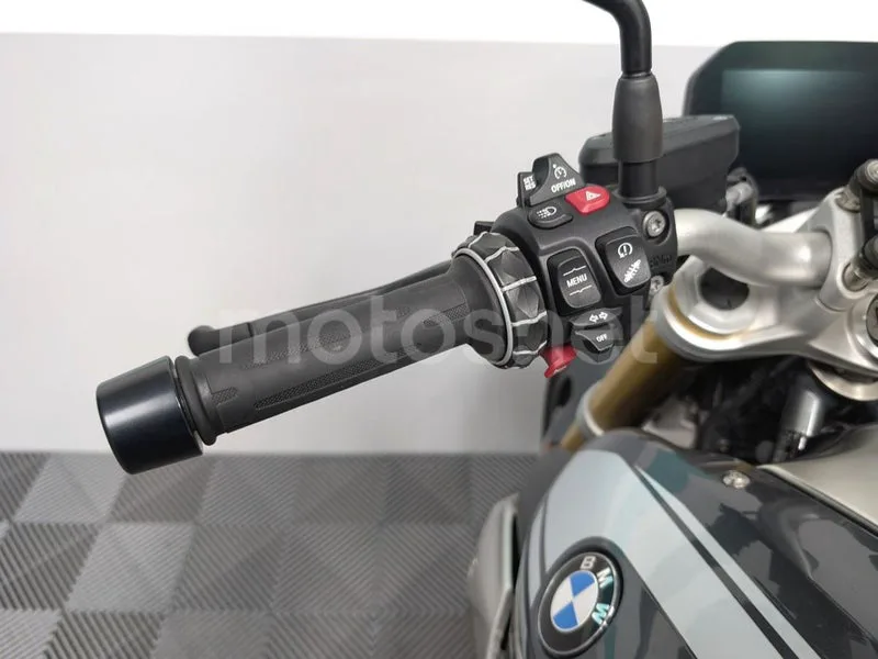 BMW R 1250 R - Vista 10