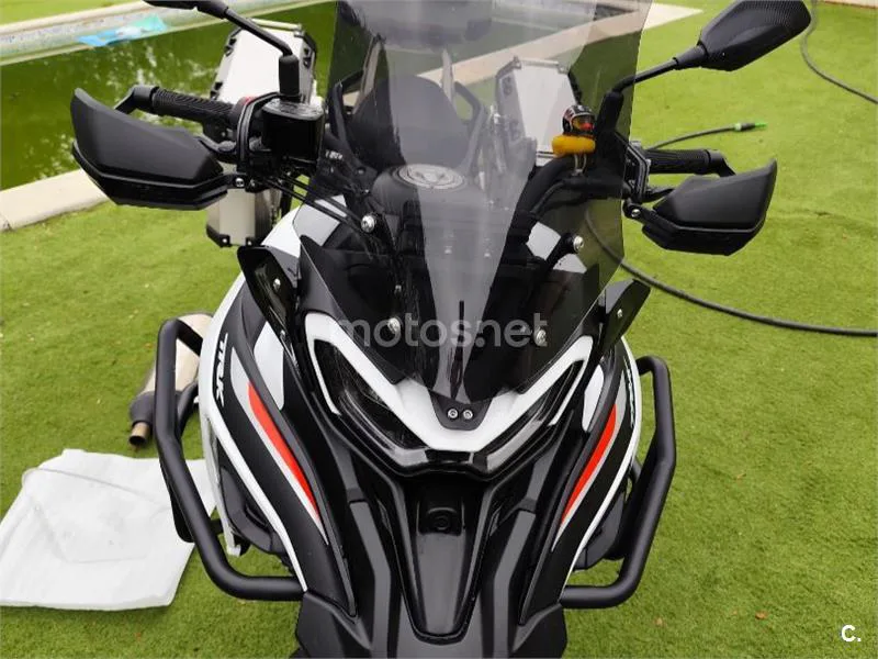 Benelli TRK 702 - Vista 3