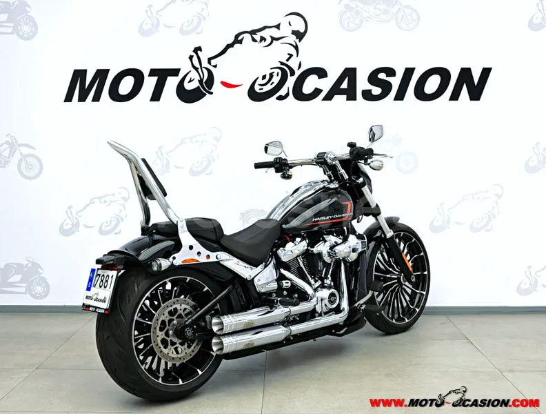 Harley-Davidson Breakout - Vista 3