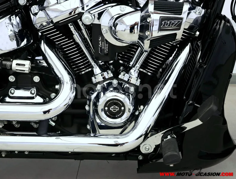 Harley-Davidson Breakout - Vista 5