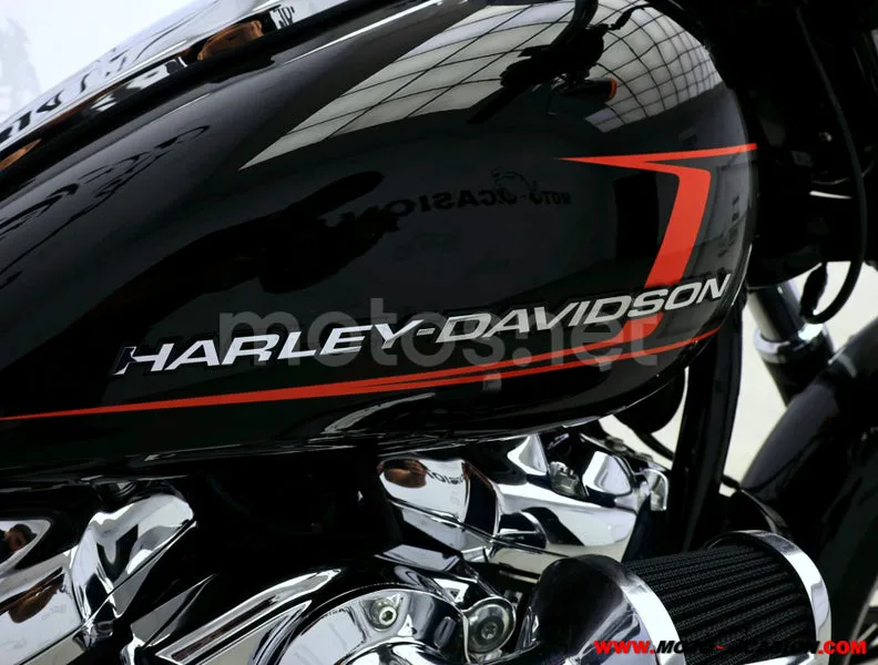 Harley-Davidson Breakout - Vista 9
