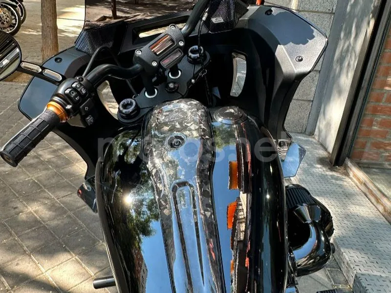 Harley-Davidson Low Rider ST - Vista 7