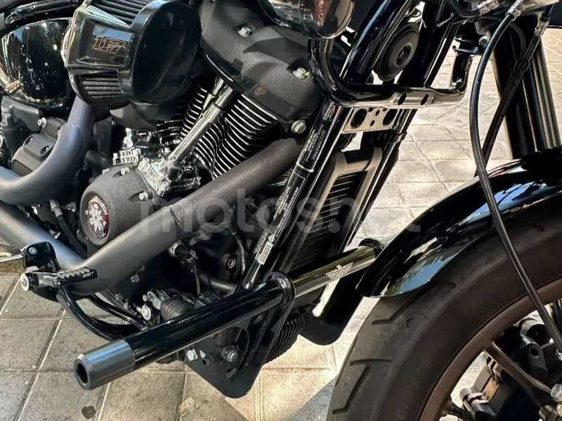 Harley-Davidson Low Rider ST - Vista 8