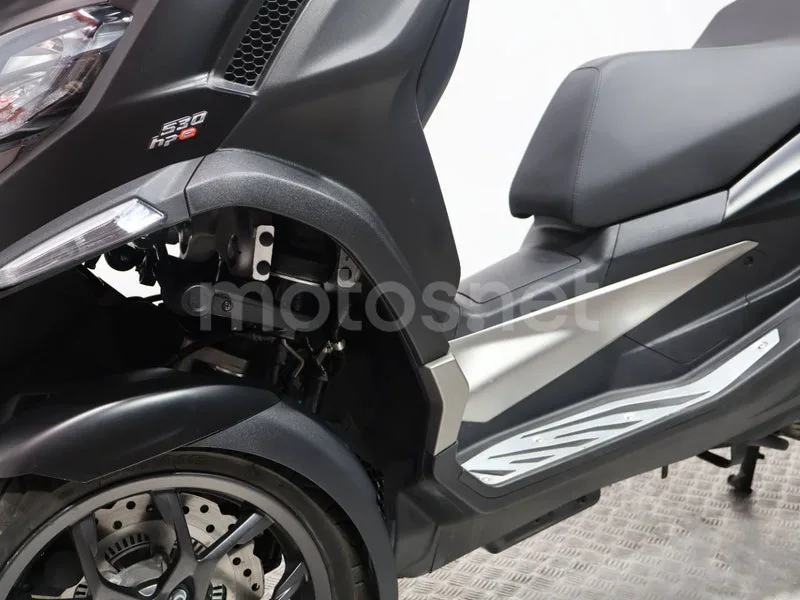Piaggio MP3 530 Exclusive - Vista 13