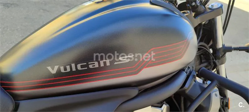Kawasaki Vulcan S - Vista 17