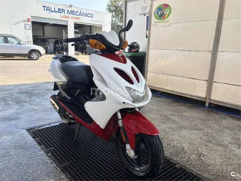 Yamaha Aerox R - Vista 3