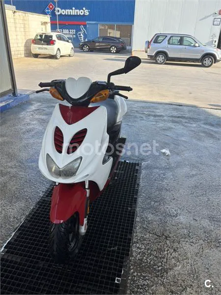 Yamaha Aerox R - Vista 10